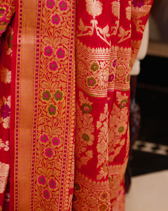 Red Pure Chiffon Saree with Graceful Floral Jaal Craftsmanship