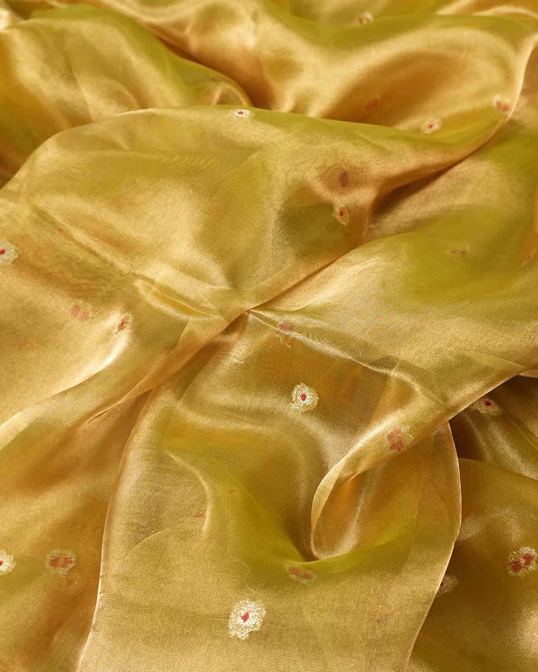 The Heritage of Tissue Silk: A Glimmer of Banaras Royalty