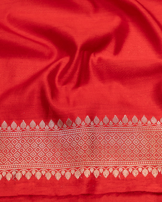 Scarlet Ember Pure Banarasi Silk Saree with Imperial Vine Zari and Timeless Elegance