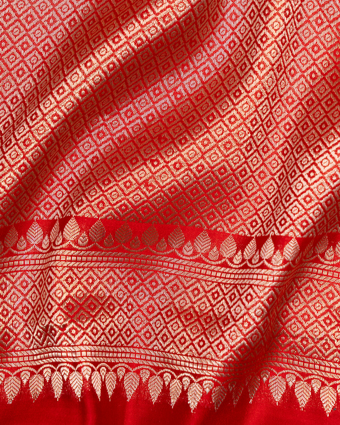 Scarlet Ember Pure Banarasi Silk Saree with Imperial Vine Zari and Timeless Elegance