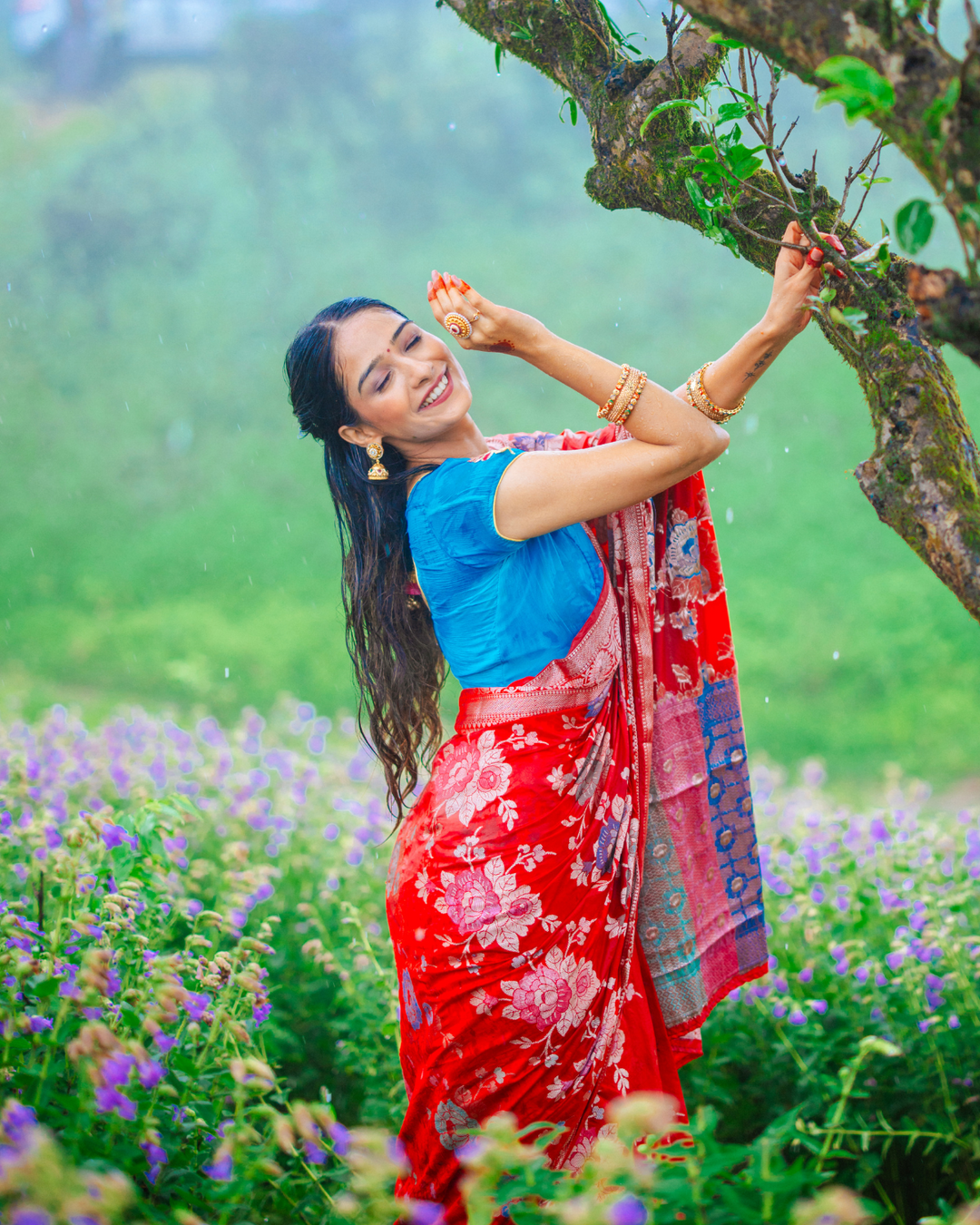 Surkh Laal Handloom Banarasi Silk With Multi-Coloured Floral Motif