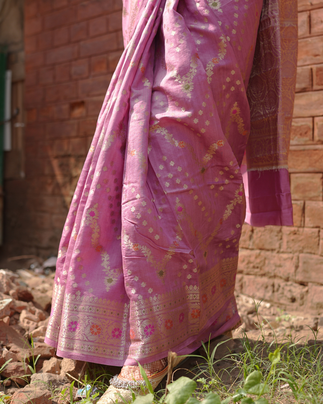 Enchanted Lilac Banarasi Silk Handwoven Saree with Majestic Persian Jaal and Meenakari Accents