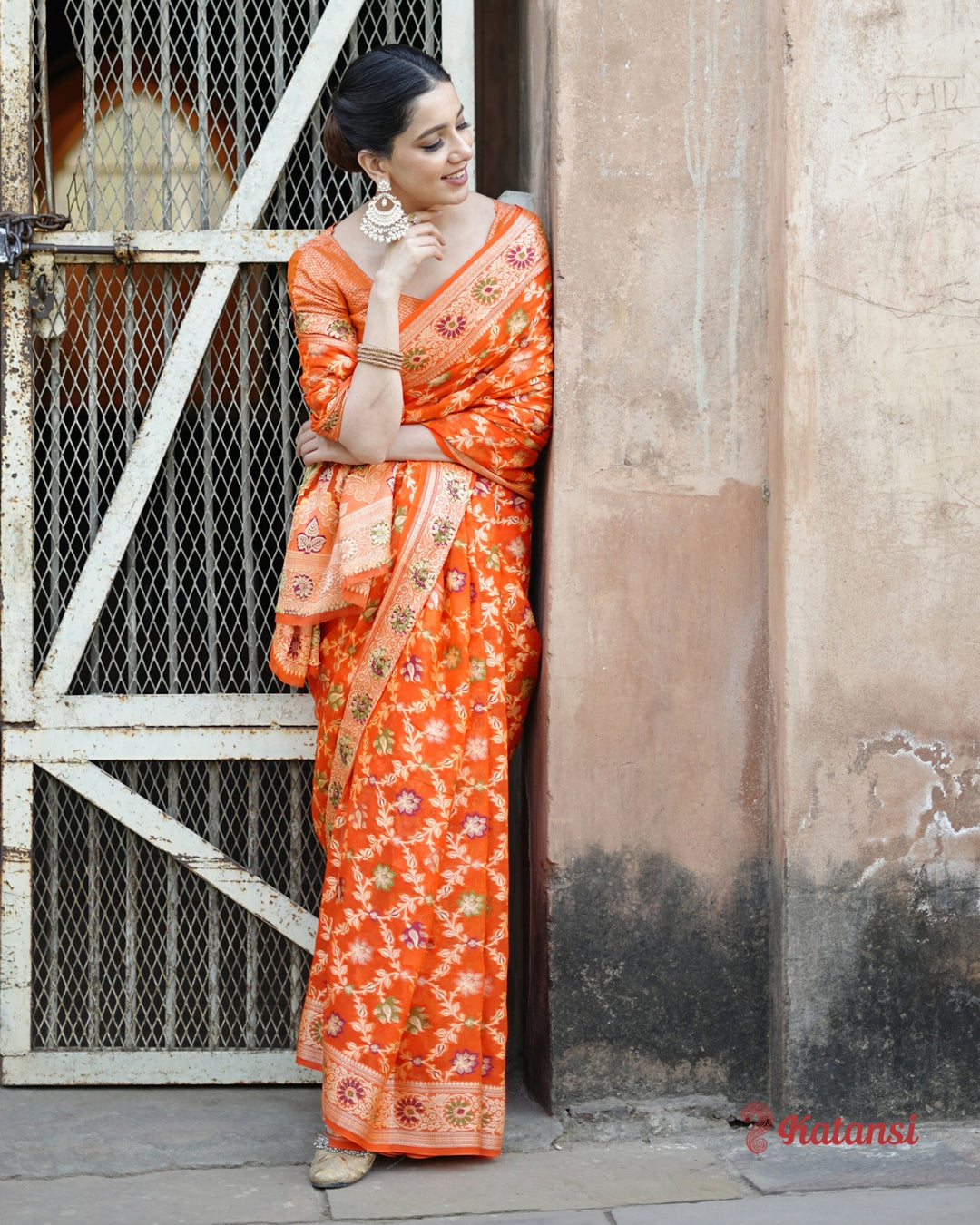 Glorious Orange Sunset Hues Pure Chiffon Saree with Luxurious Floral Weaves Patterns