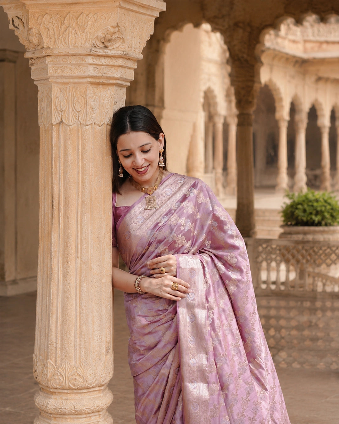 Soft Lilac Pure Banarasi Saree with Intricate Floral Zari Weaving