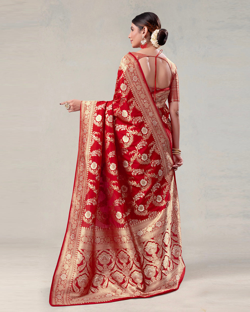 Kashi Kāsturi - Red Pure Katan Silk Saree With Luxurious Zari Patterns And Ornamental Weave