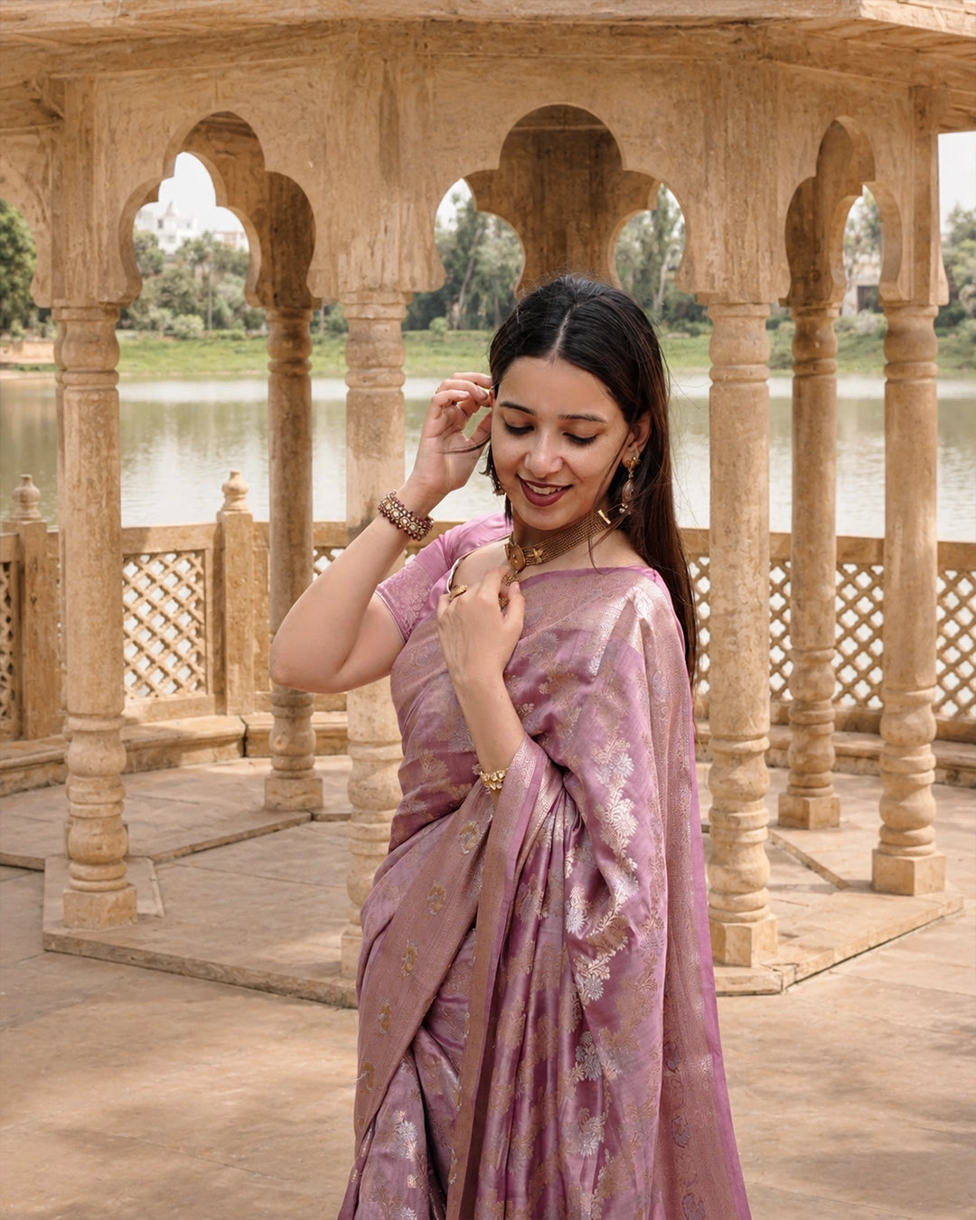 Soft Lilac Pure Banarasi Saree with Intricate Floral Zari Weaving