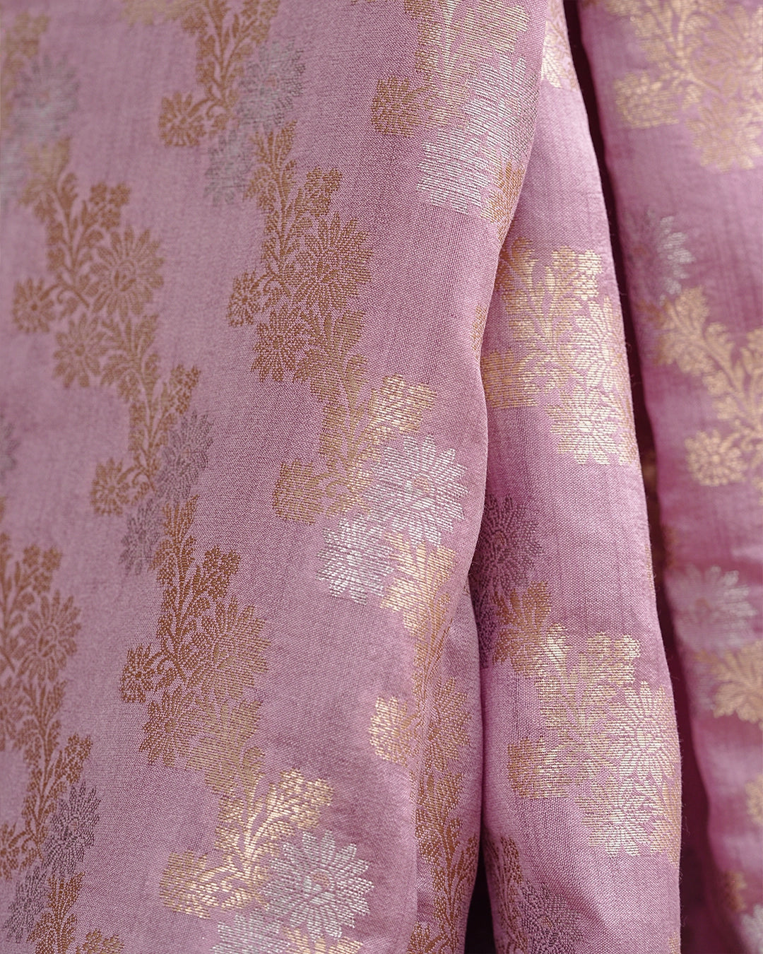 Soft Lilac Pure Banarasi Saree with Intricate Floral Zari Weaving