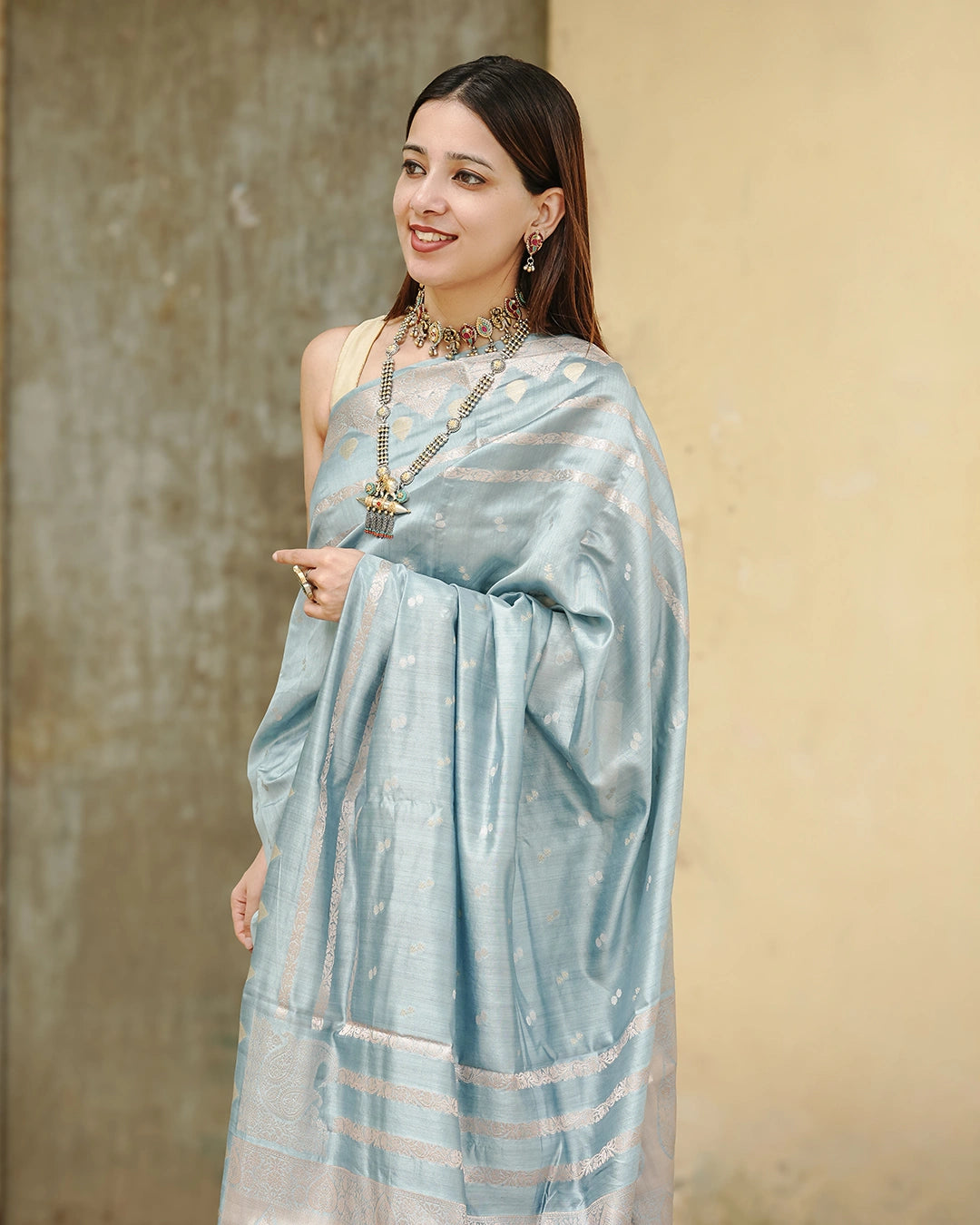 Greyish Powder Blue Pure Banarasi Saree with Minimal Buti Weaves