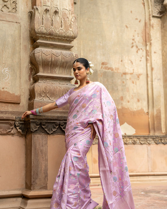 Light Purple Pure Banarasi Saree with Subtle Zari and Blooming Butidar Weaves