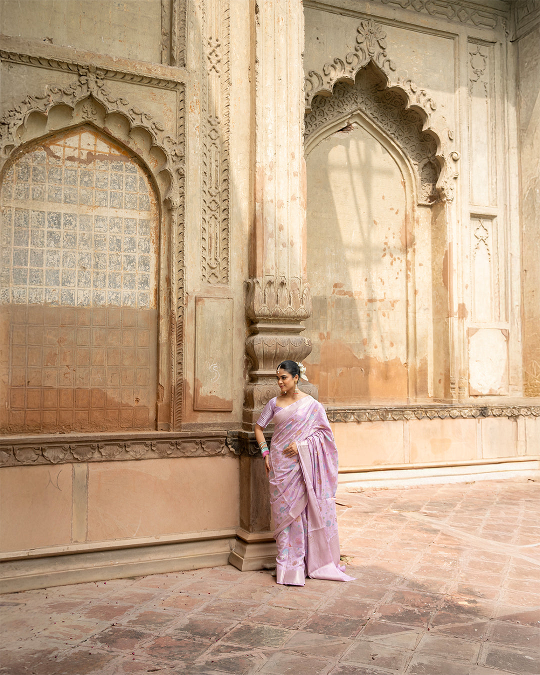 Light Purple Pure Banarasi Saree with Subtle Zari and Blooming Butidar Weaves