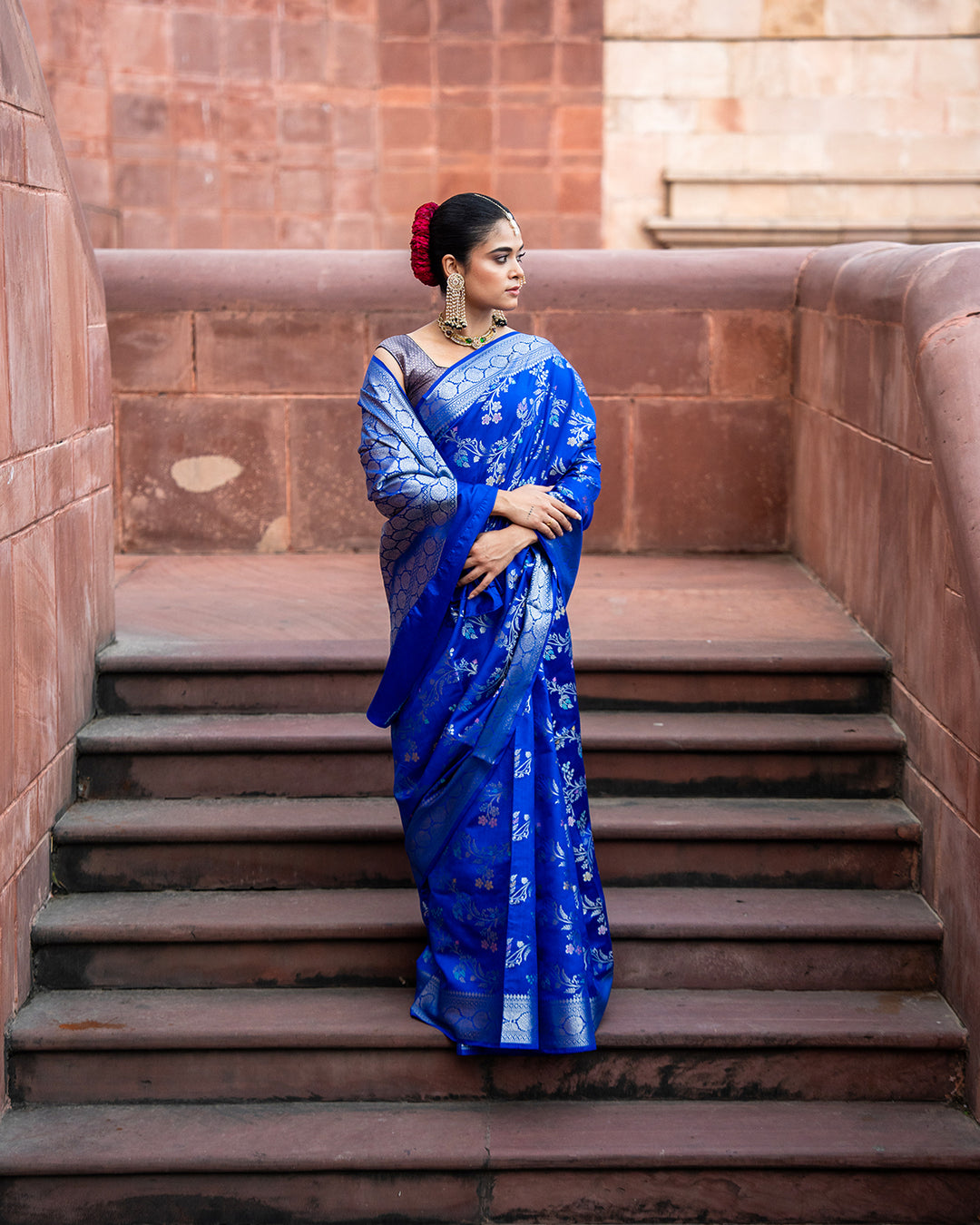 Royal Blue Pure Banarasi Saree with Ornate Lustrous Floral Blooming Motifs