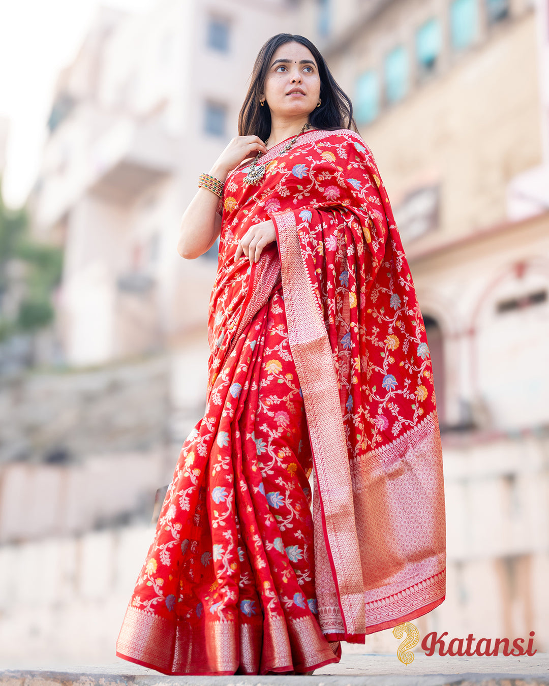 Radiant Red Banarasi Silk Saree with Opulent Real Zari Embellishments and Graceful Floral Motifs