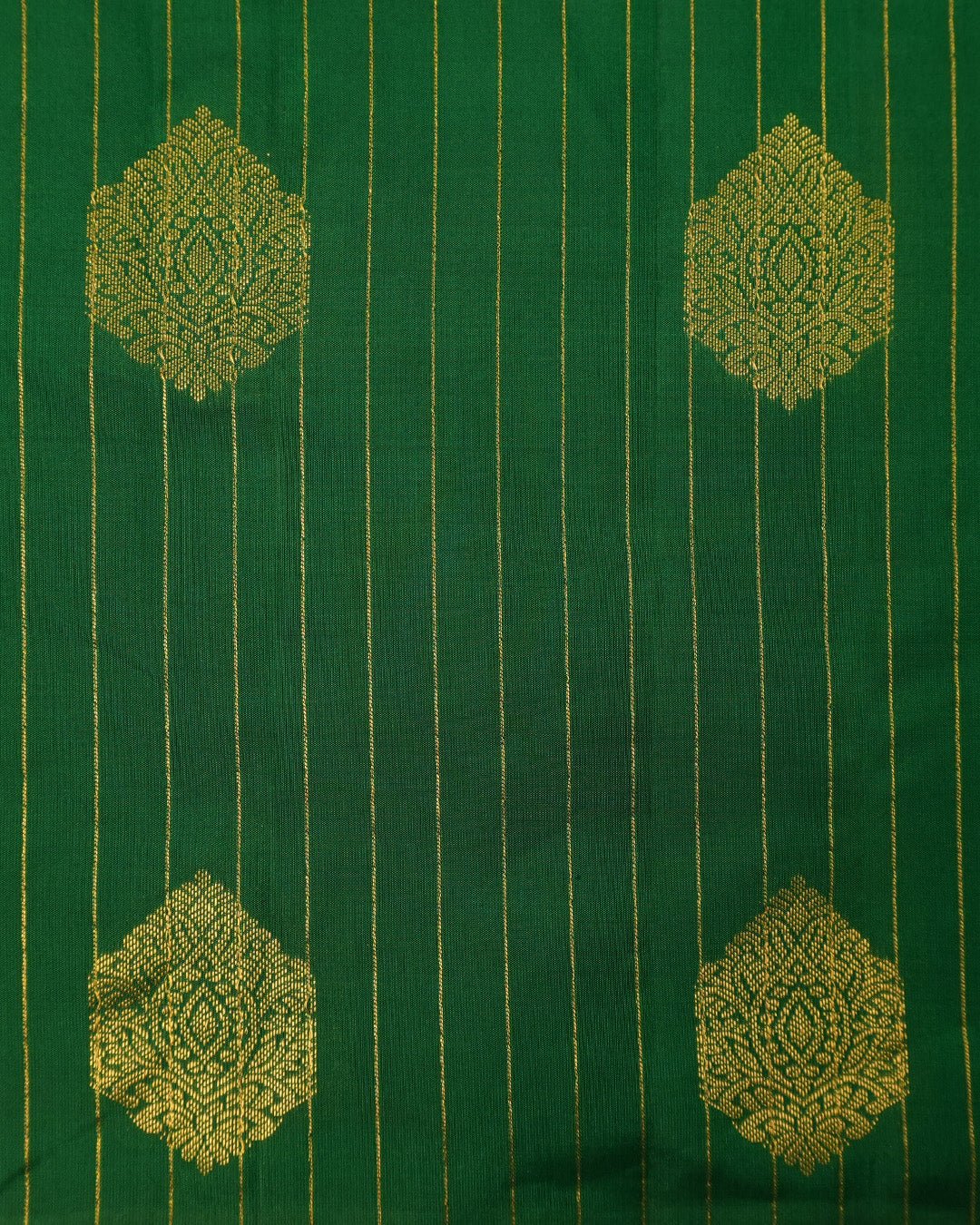 Green Pure Kanjivaram Saree with Mint Pallu and Gold Pinstriped Paisley Buta - katansi