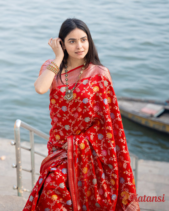 Radiant Red Banarasi Silk Saree with Opulent Real Zari Embellishments and Graceful Floral Motifs