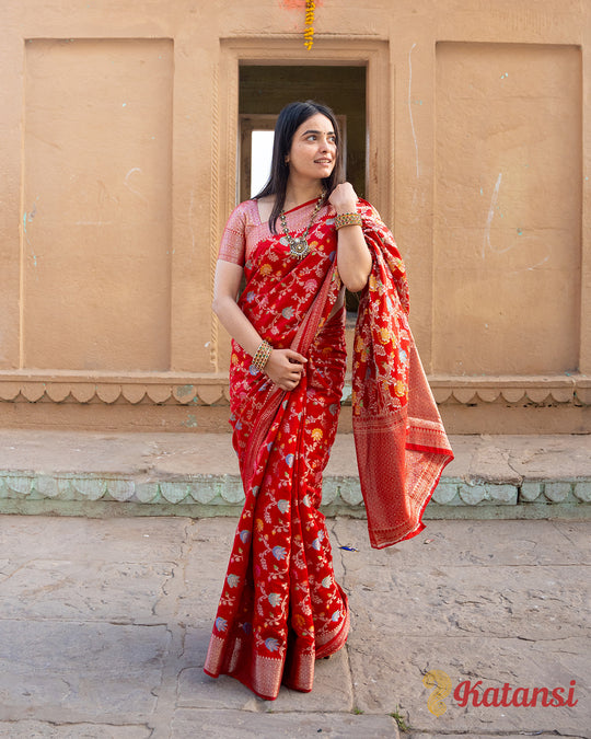 Radiant Red Banarasi Silk Saree with Opulent Real Zari Embellishments and Graceful Floral Motifs