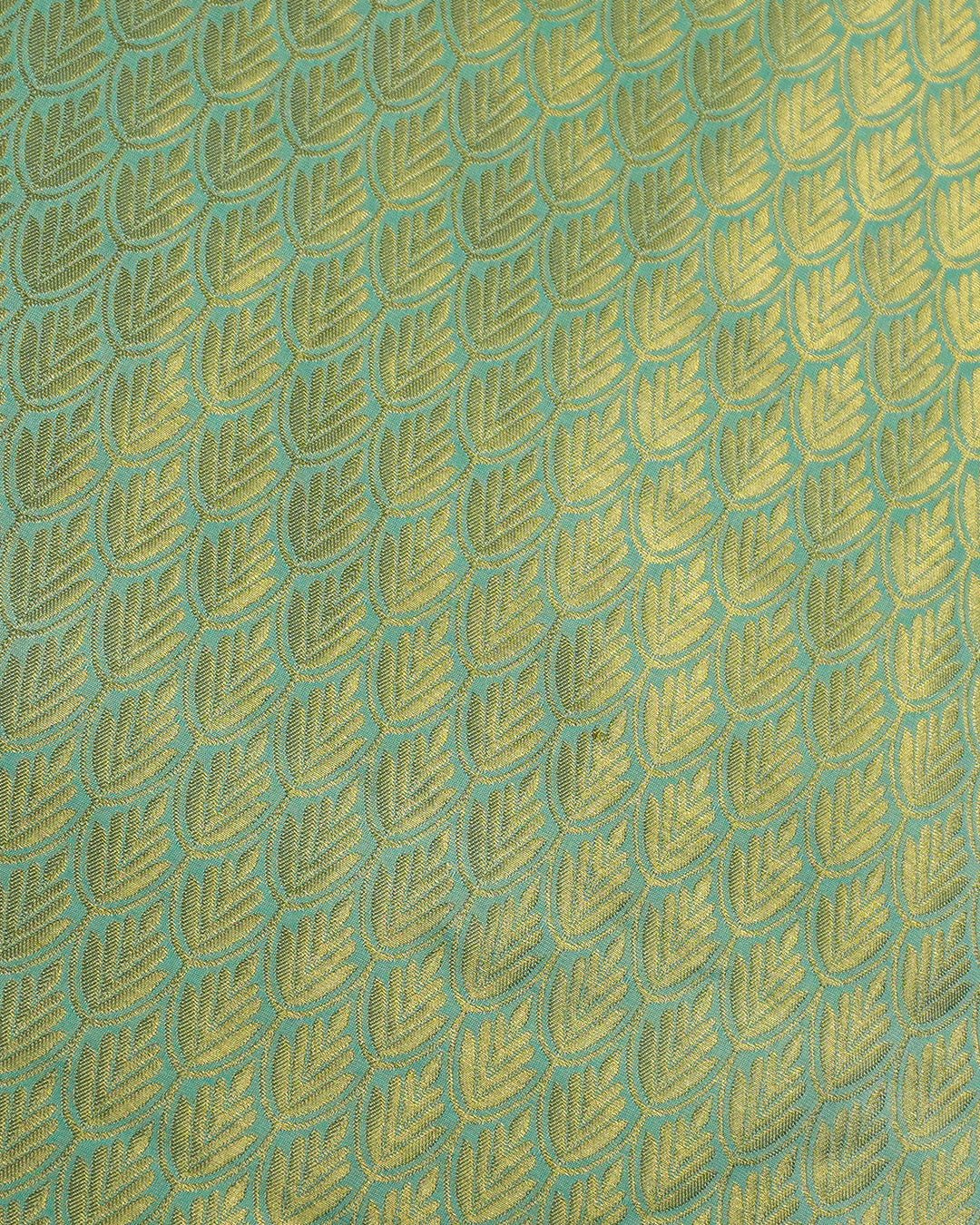 Green Pure Kanjivaram Saree with Mint Pallu and Gold Pinstriped Paisley Buta - katansi