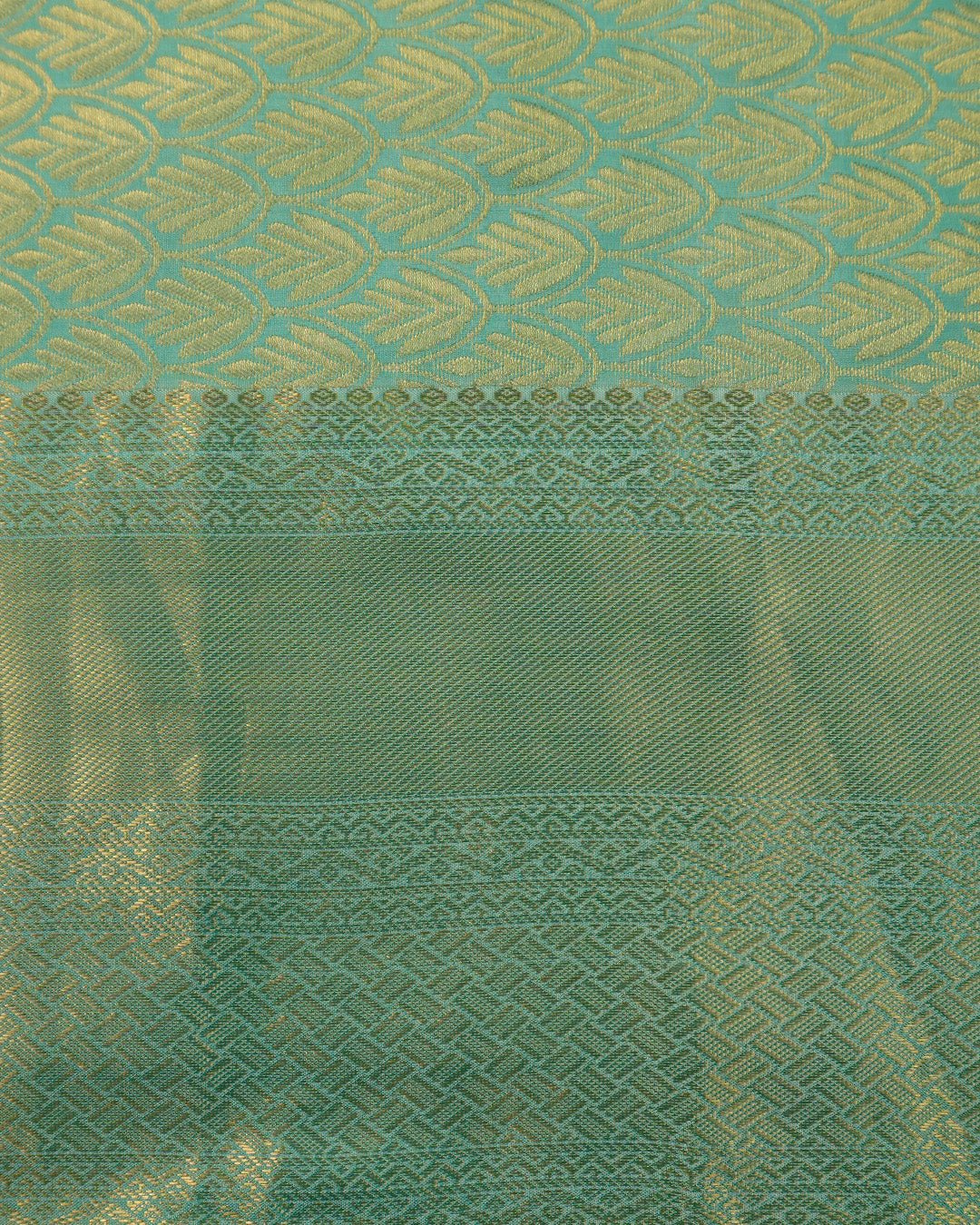 Green Pure Kanjivaram Saree with Mint Pallu and Gold Pinstriped Paisley Buta - katansi