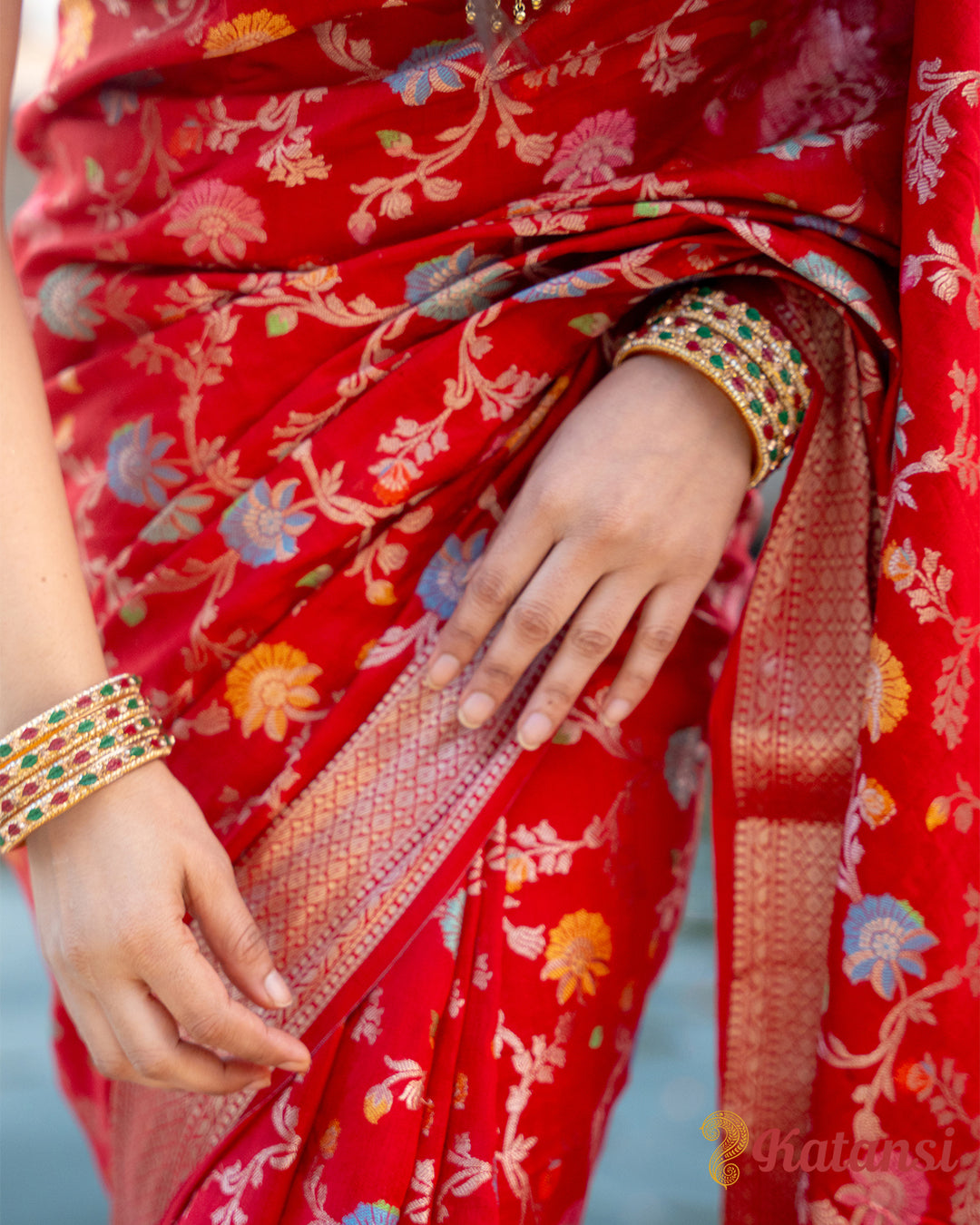 Radiant Red Banarasi Silk Saree with Opulent Real Zari Embellishments and Graceful Floral Motifs