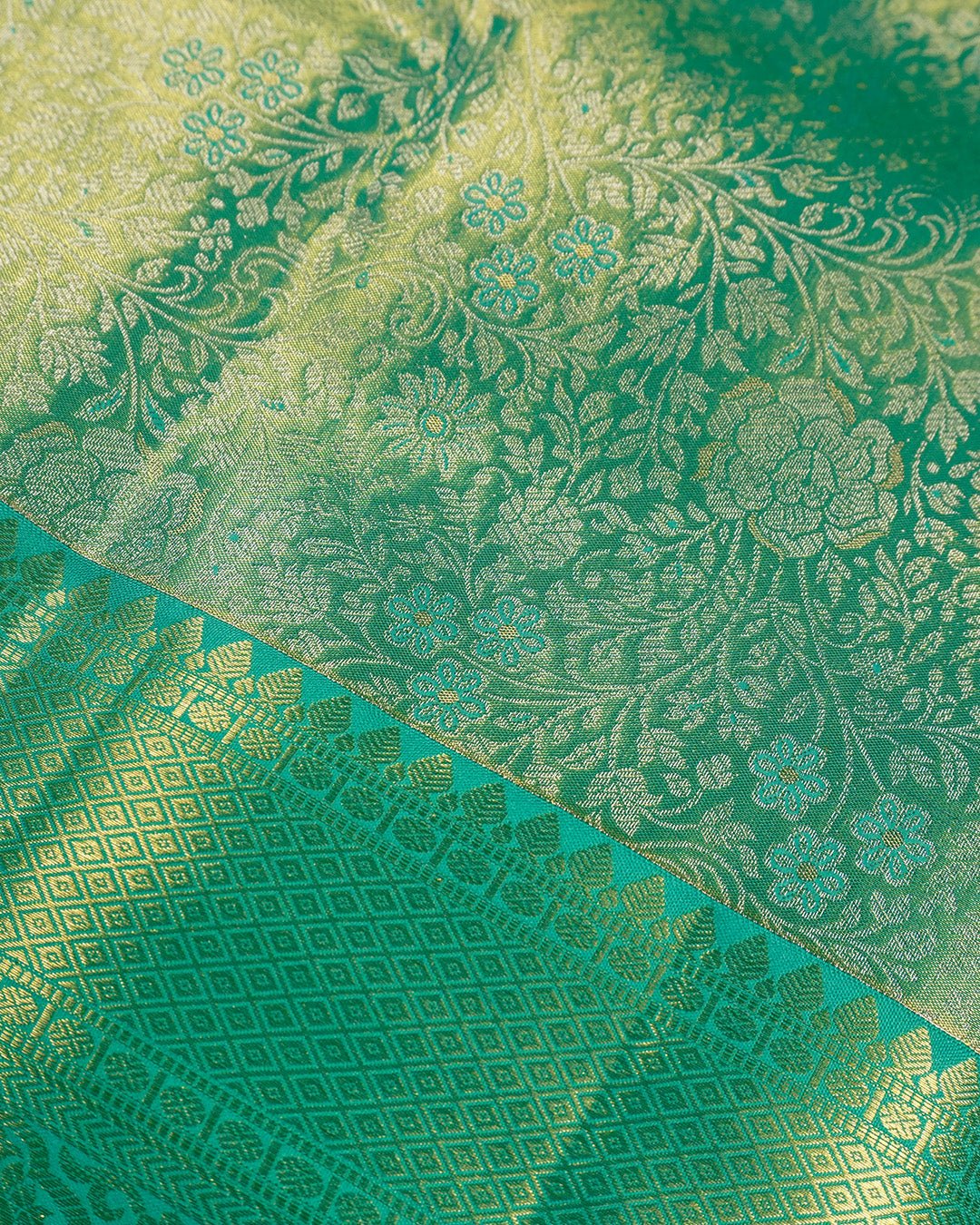 Green Pure Kanjivaram Saree with Floral Jaal, Fine Zari and Rich Border - katansi