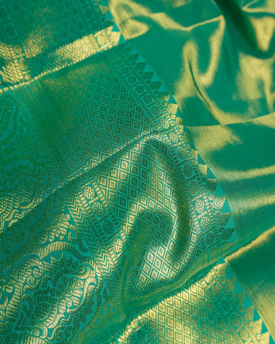 Green Pure Kanjivaram Saree with Floral Jaal, Fine Zari and Rich Border - katansi