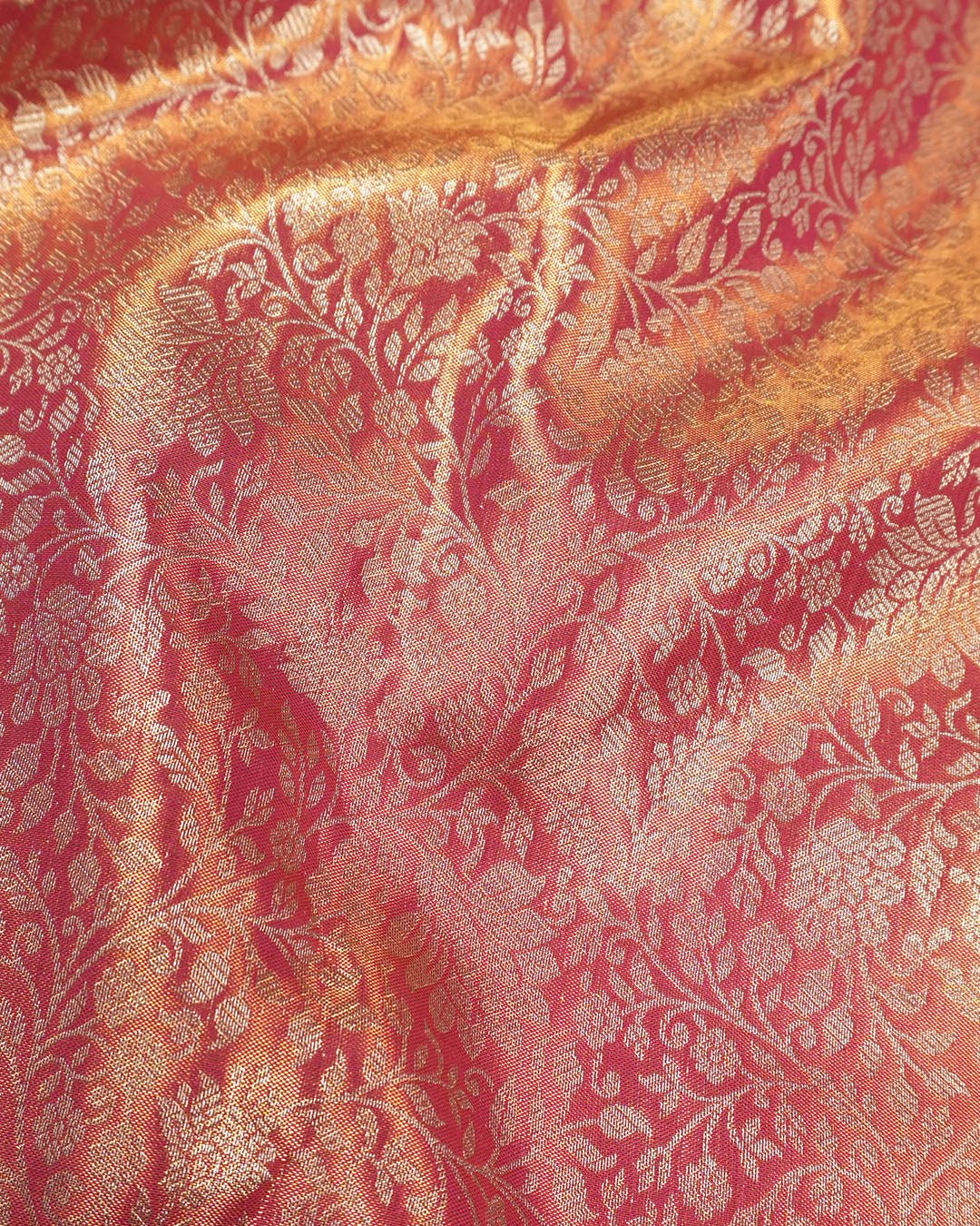 Magenta Pink Pure Kanjivaram Saree with Floral Weave and Paisley Border - katansi