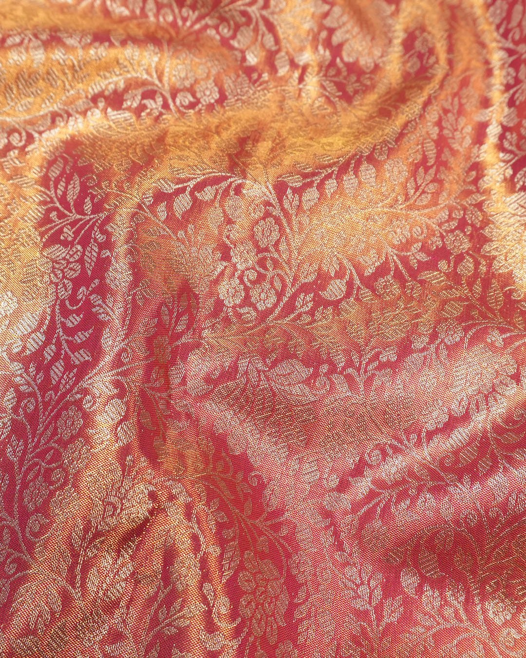 Magenta Pink Pure Kanjivaram Saree with Floral Weave and Paisley Border - katansi