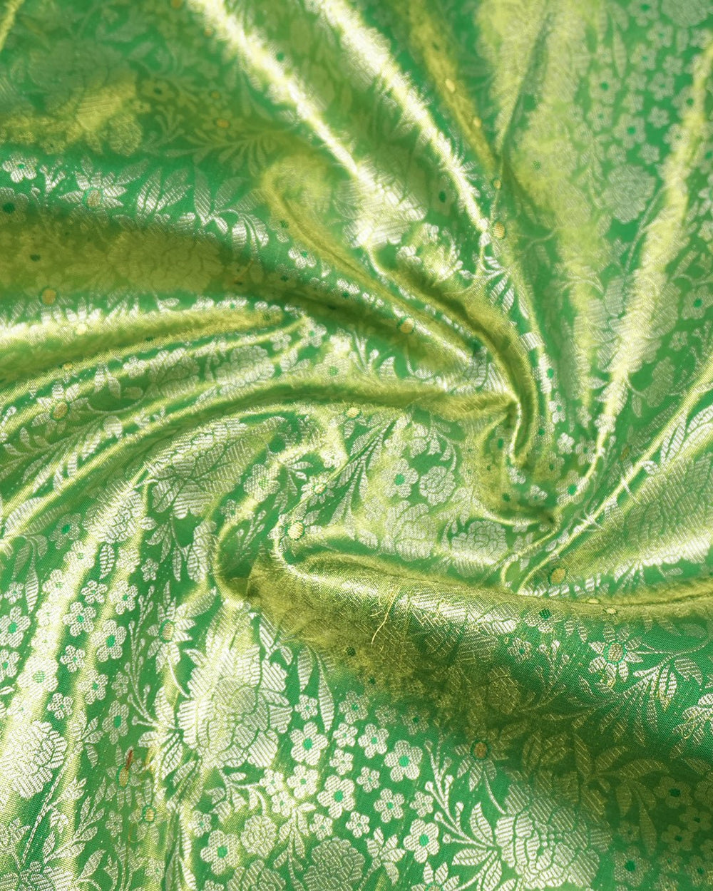 Green Pure Kanjivaram Saree with Heritage Floral Weavings - katansi