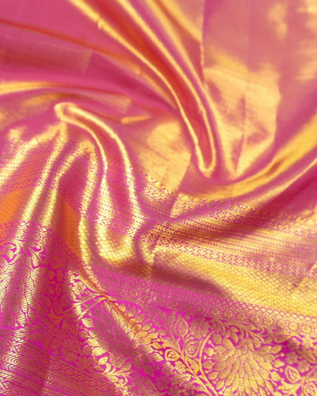 Onion Pink Pure Kanjivaram Saree with Shimmering Paisley Jaal Weaves - katansi