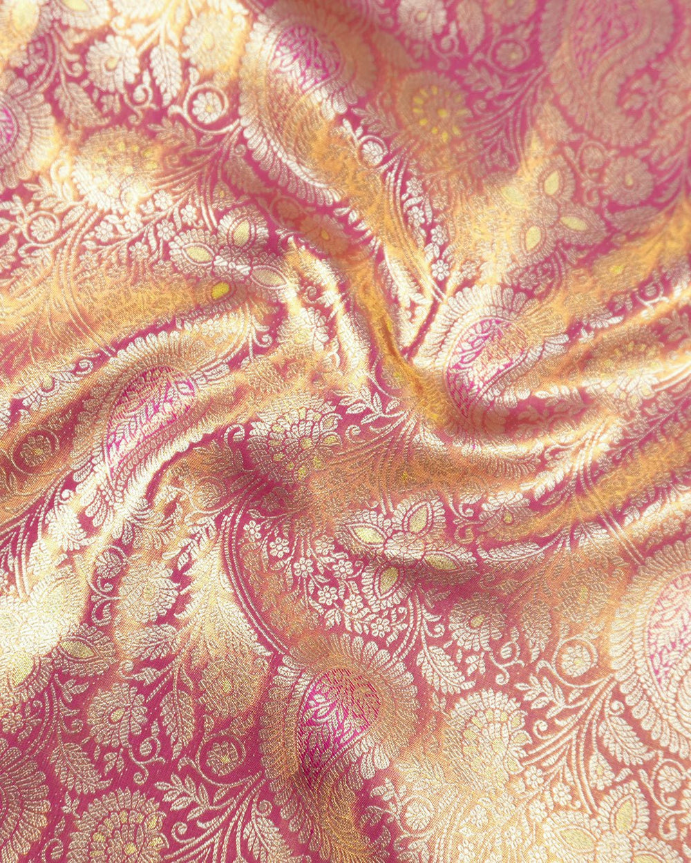 Onion Pink Pure Kanjivaram Saree with Shimmering Paisley Jaal Weaves - katansi