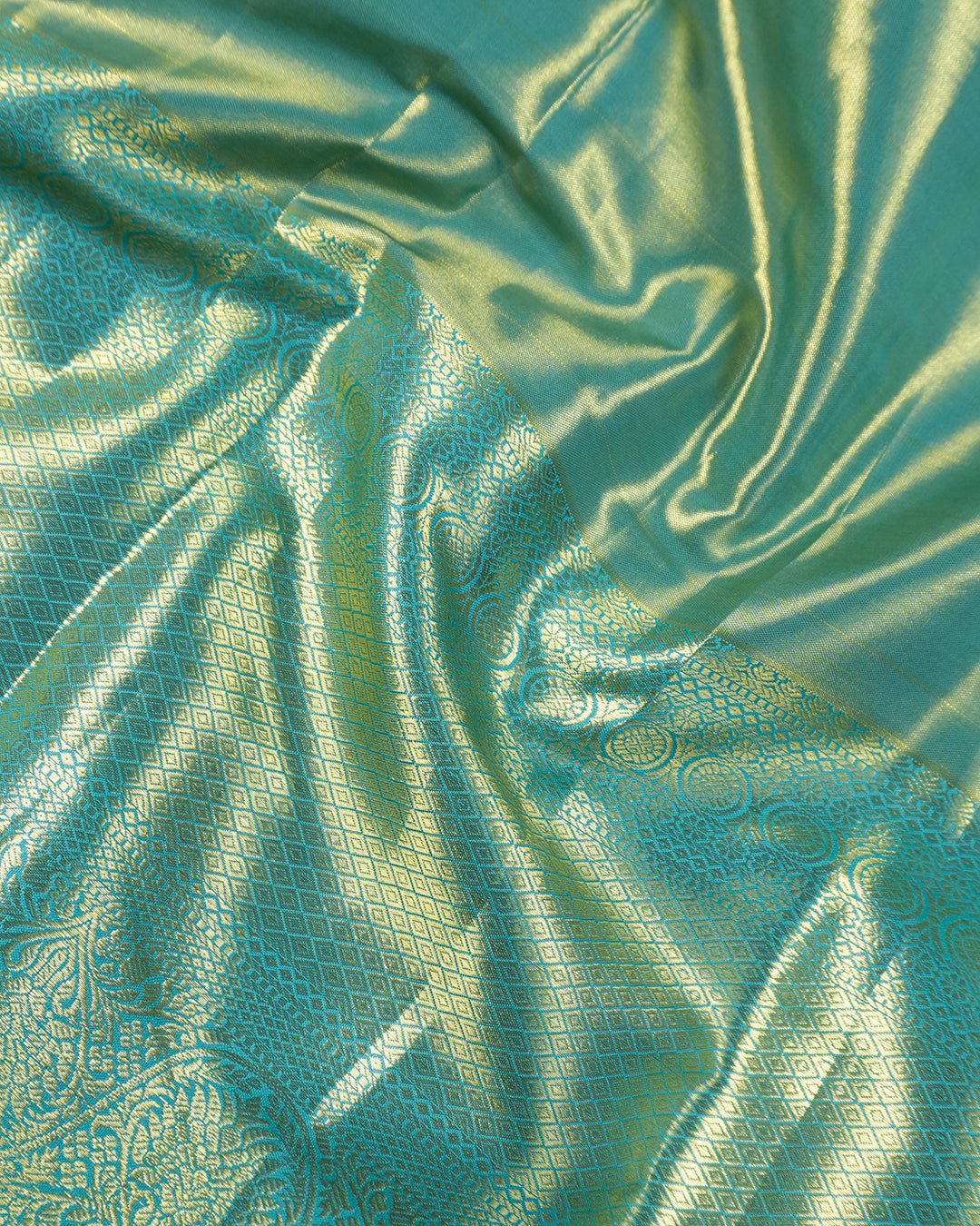 Mint Green Pure Kanjivaram Saree with Leafy Tapestry Weaves - katansi