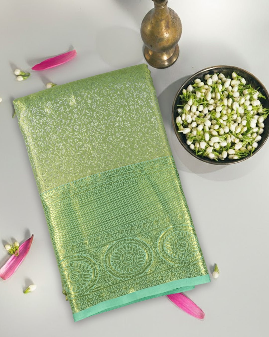 Pista Green Pure Kanjivaram Saree with Floral Leafy Jaal Weave - katansi