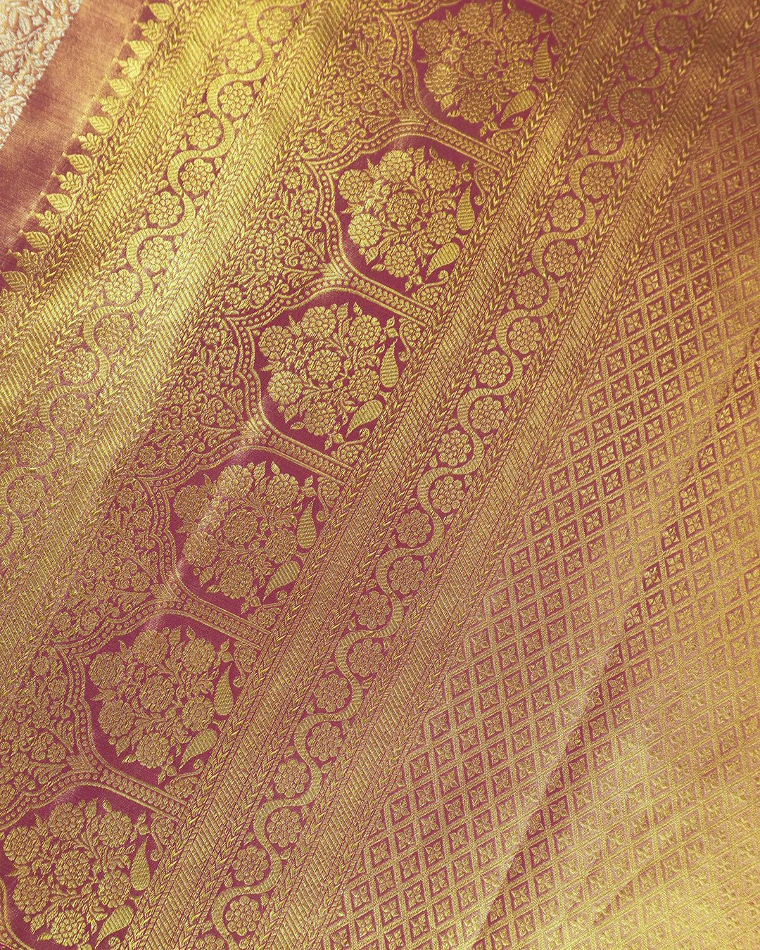 Pink Pure Kanjivaram Saree with Floral Jaal Weaves and Brocade Border - katansi