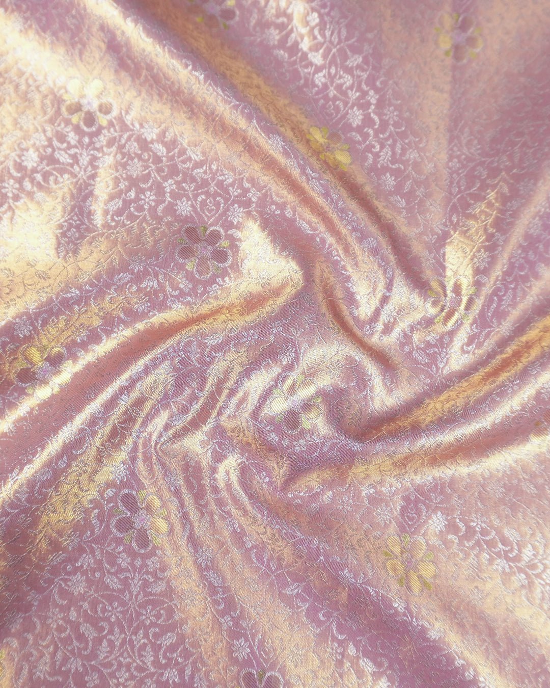 Orchid Mauve Pure Kanjivaram Saree with Intricate Floral Weaving - katansi