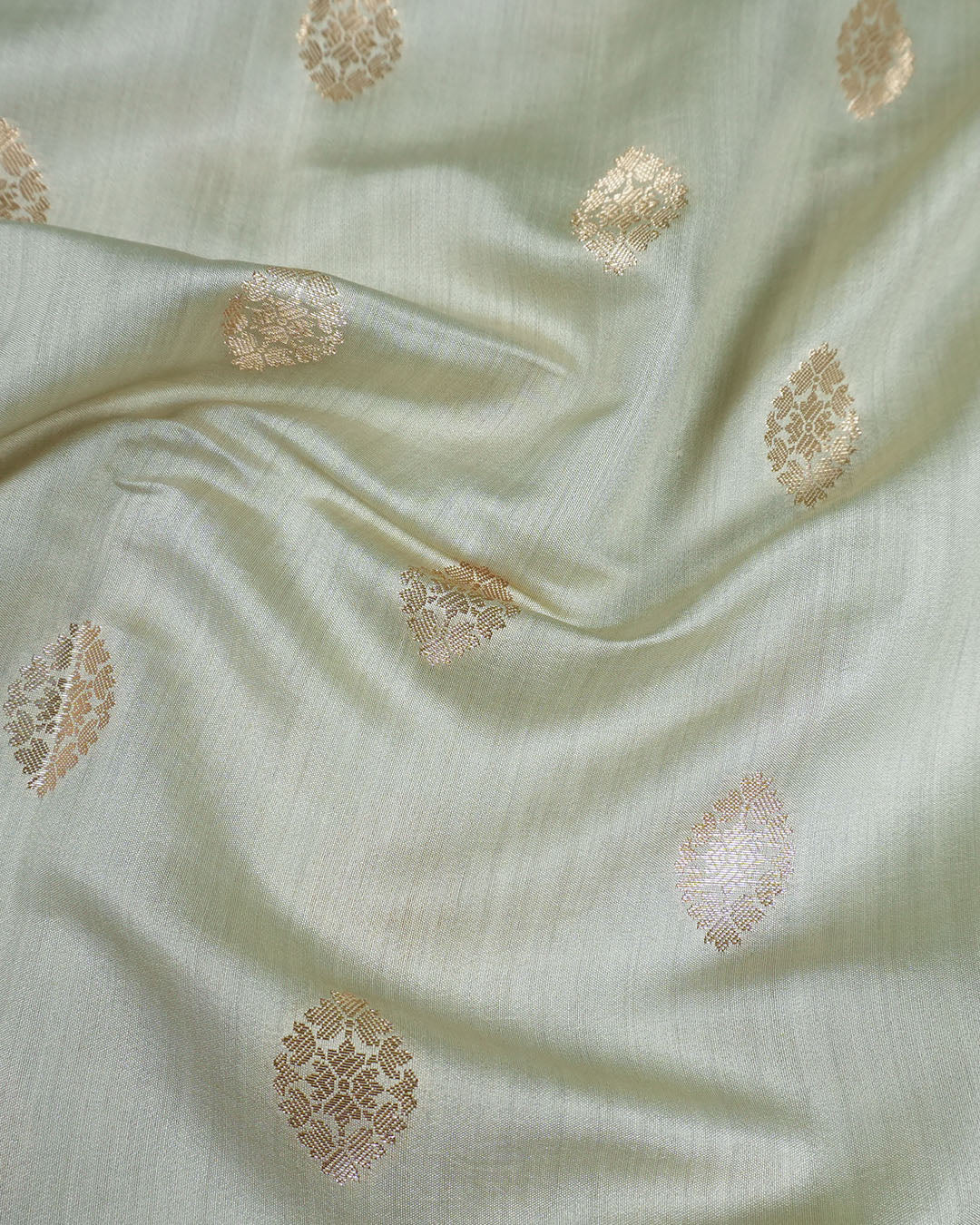 Light Pista Green Pure Banarasi Saree with Minimal Gold Buti Weaves - katansi