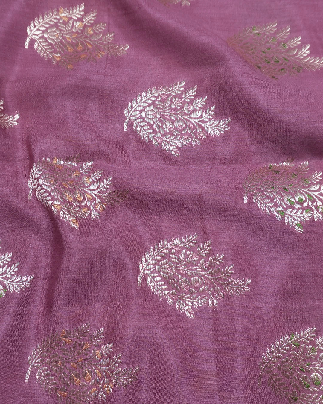 Mauve Pink Pure Banarasi Saree with Garden Spread Traditional Motif Weaves
