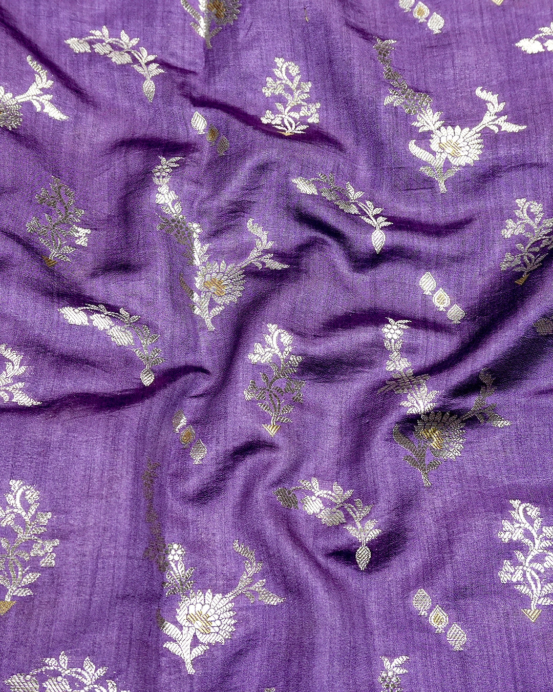 Lavender Purple Pure Banarasi Saree with Floral Bouquet Weaves