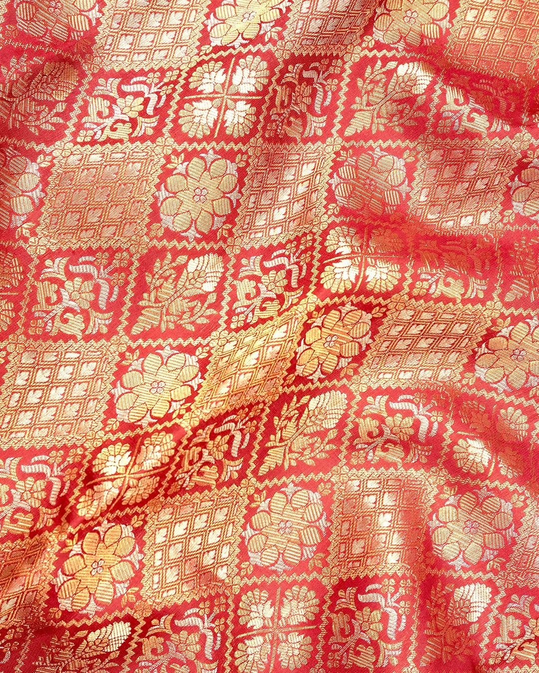 Red Pure Kanjivaram Saree with Diamond Floral Jaal Weaves & Grand Broad Border