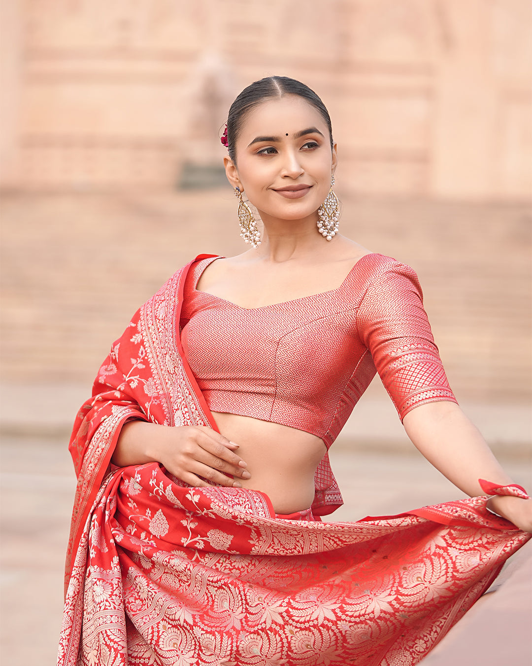 Red Elegance Pure Banarasi Silk Saree with Exquisite Zari Detailing and Craftsmanship