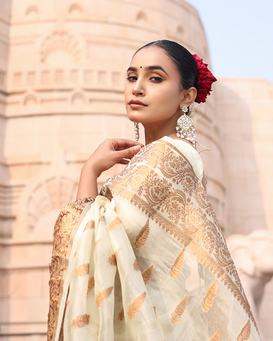 Luminous Light Cream Pure Kora Silk Banarasi Saree with Regal Elegance