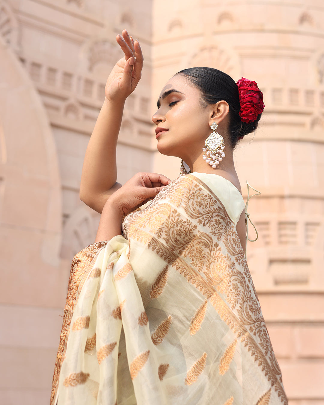 Luminous Light Cream Pure Kora Silk Banarasi Saree with Regal Elegance