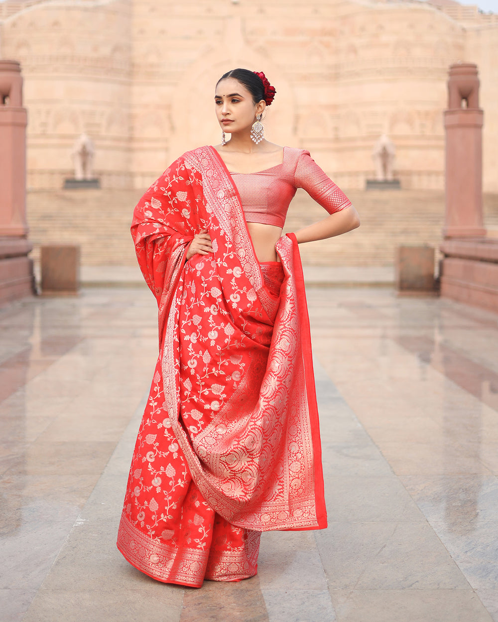 Red Elegance Pure Banarasi Silk Saree with Exquisite Zari Detailing and Craftsmanship