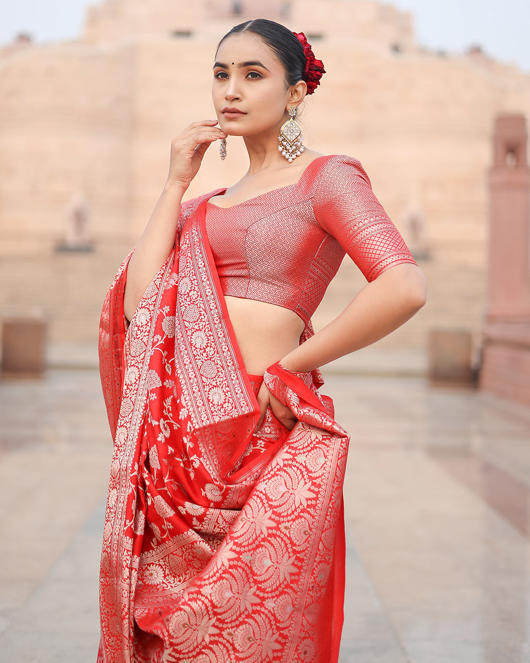 Red Elegance Pure Banarasi Silk Saree with Exquisite Zari Detailing and Craftsmanship