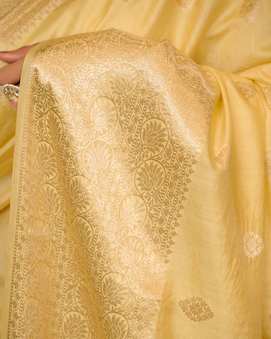 Pastel Yellow Pure Banarasi Saree with Elegant Zari and Buta Weaves