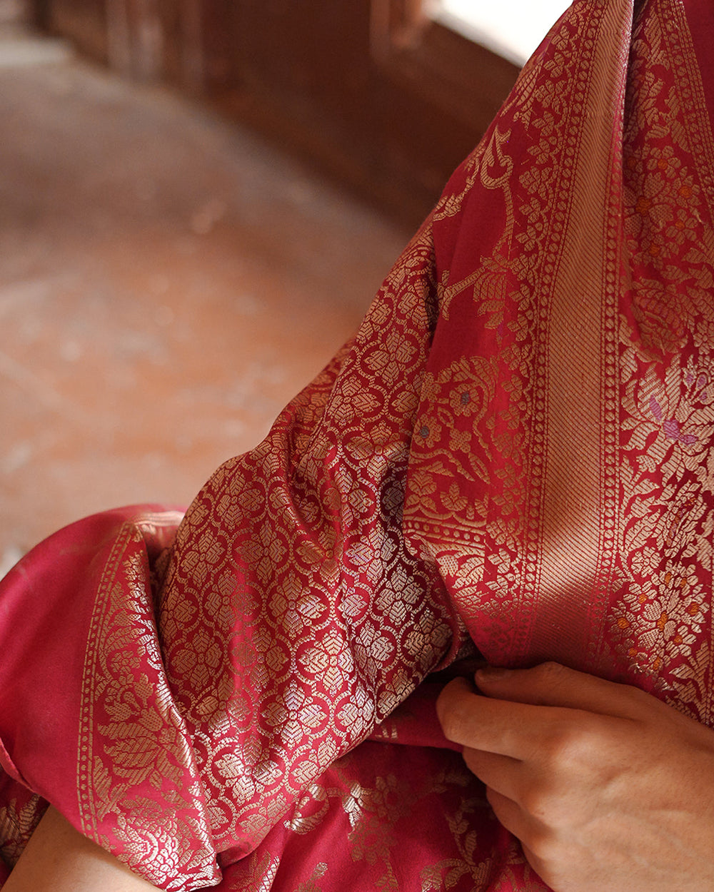 Ruhani Ruby – The Golden Jaal Banarasi