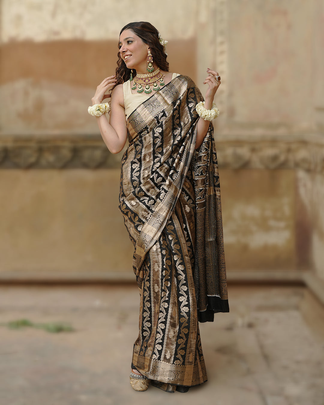 Black & Gold Pure Banarasi and Tissue Silk Saree with Floral Stripe Weaves