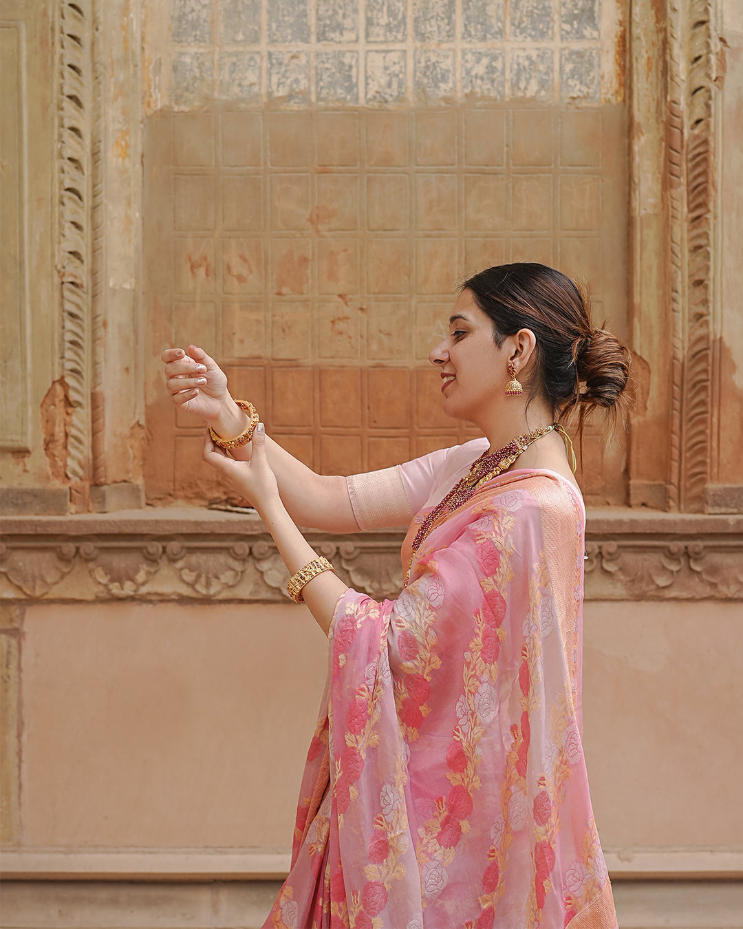 Pastel Rose Glow Pure Chiffon Saree with Delicate Zari and Floral Detailing