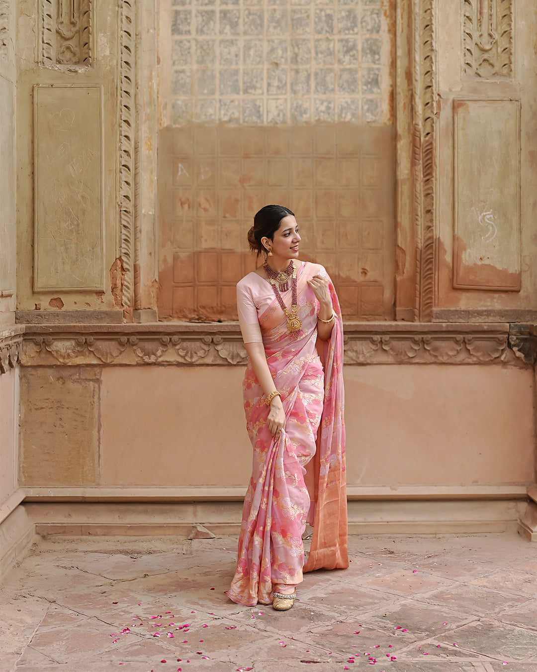 Pastel Rose Glow Pure Chiffon Saree with Delicate Zari and Floral Detailing