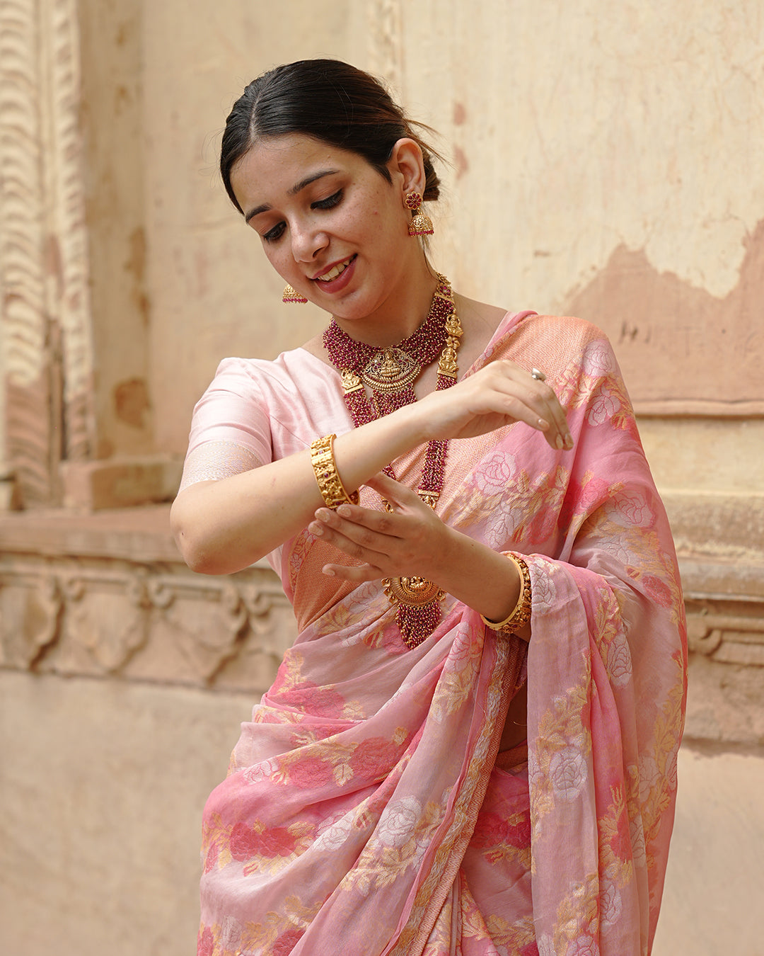 Pastel Rose Glow Pure Chiffon Saree with Delicate Zari and Floral Detailing