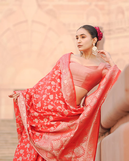 Red Elegance Pure Banarasi Silk Saree with Exquisite Zari Detailing and Craftsmanship