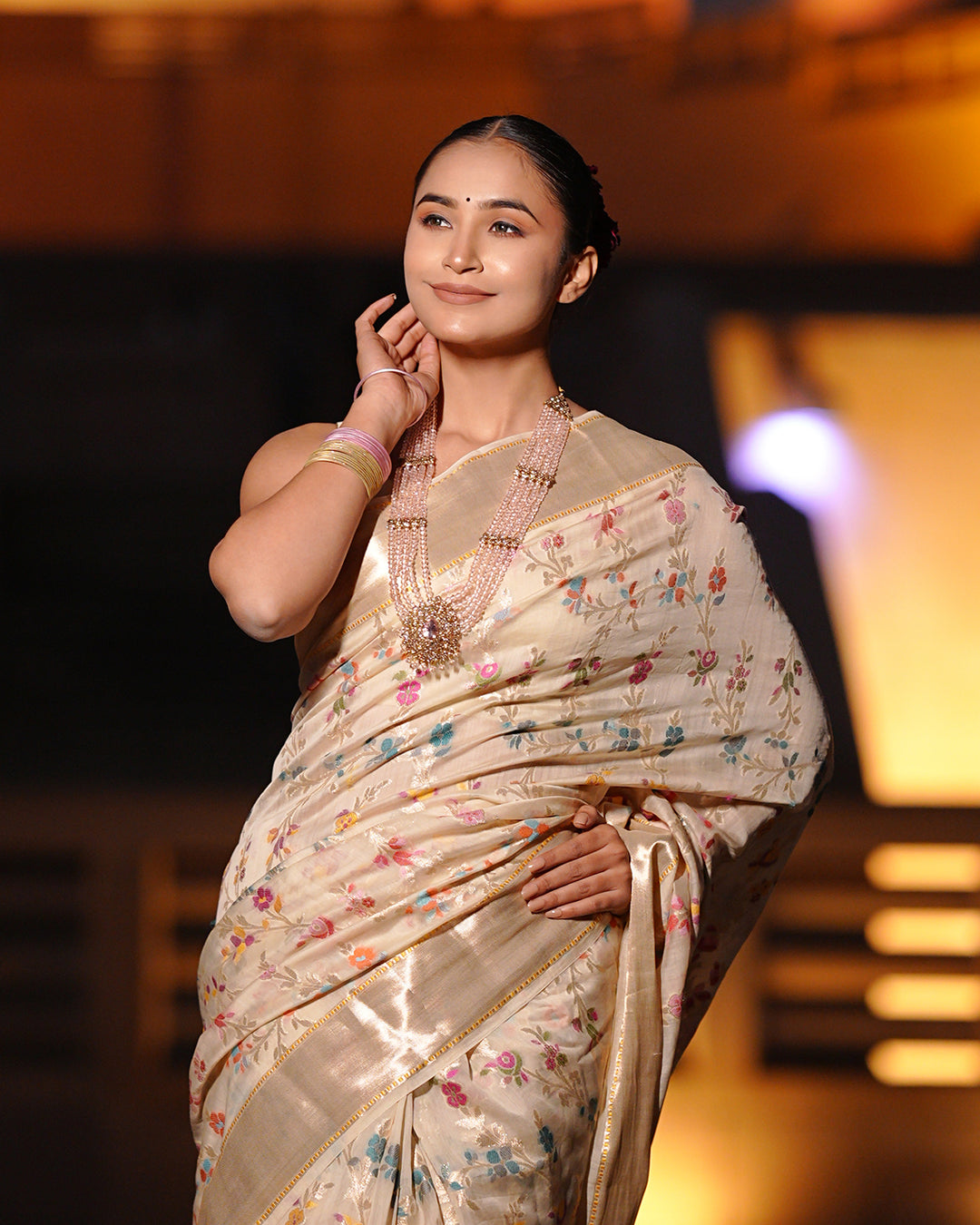 Elegant Ivory Blossom Beauty Sooti Cotton Saree with Luxurious Embellishments with Exquisite Meenakari Craftsmanship